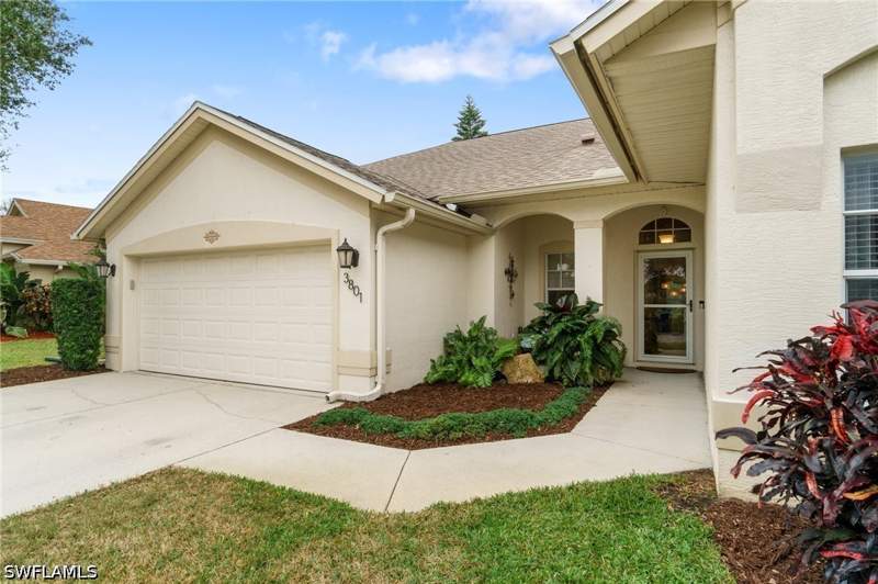 3 bedroom SingleFamilyResidence at 3801 Springside Dr, Fountain Lakes, Estero — photo 2