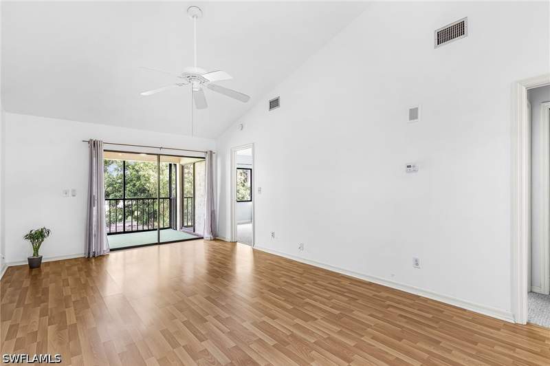2 bedroom Condominium at 5857 Rattlesnake Hamm Rd 204, Augusta Woods, Naples — photo 4