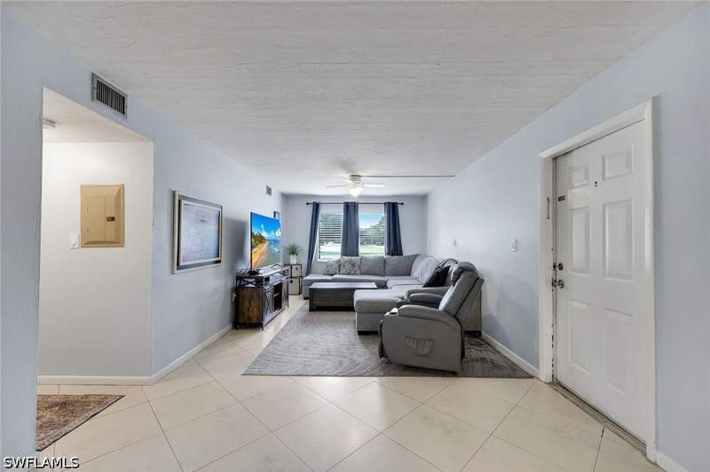2 bedroom Condominium at 1400 Green Valley Cir 1002, Springwood, Naples — photo 3