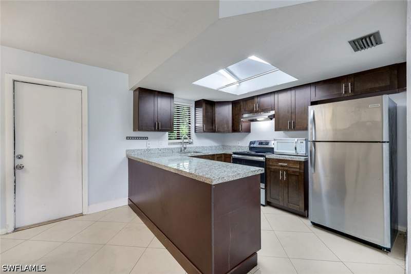 2 bedroom Condominium at 1400 Green Valley Cir 1002, Springwood, Naples — photo 4