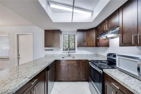 1400 Green Valley Cir 1002, Naples FL - photo 6 of 20