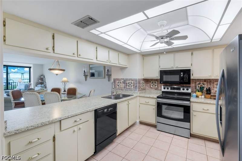 2 bedroom Condominium at 15010 Punta Rassa Rd 108, Punta Rassa, Fort Myers — photo 5
