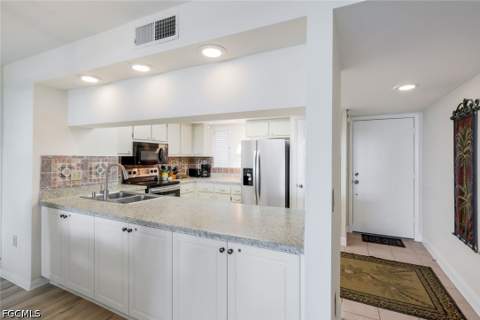 15010 Punta Rassa Rd 108, Fort Myers FL - photo 6 of 33