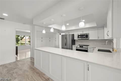 1040 Edgemere Dr, Fort Myers FL - photo 16 of 46