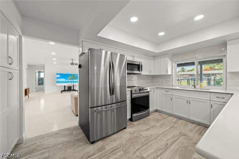 1040 Edgemere Dr, Fort Myers FL - photo 17 of 46