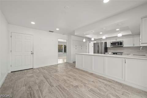 1040 Edgemere Dr, Fort Myers FL - photo 18 of 46