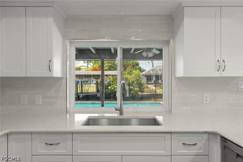 1040 Edgemere Dr, Fort Myers FL - photo 19 of 46
