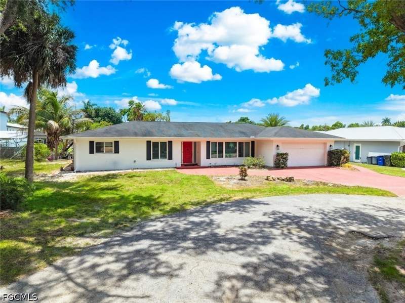 5 bedroom SingleFamilyResidence at 1040 Edgemere Dr, Edgemere Park, Fort Myers — photo 4