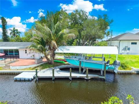 1040 Edgemere Dr, Fort Myers FL - photo 8 of 46