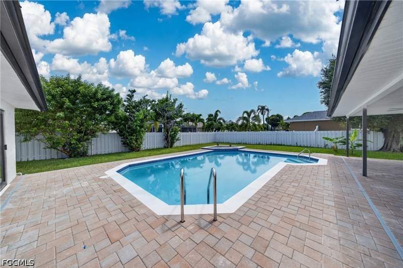 4 bedroom SingleFamilyResidence at 1408 SW 49th St, Cape Coral, Cape Coral — photo 2
