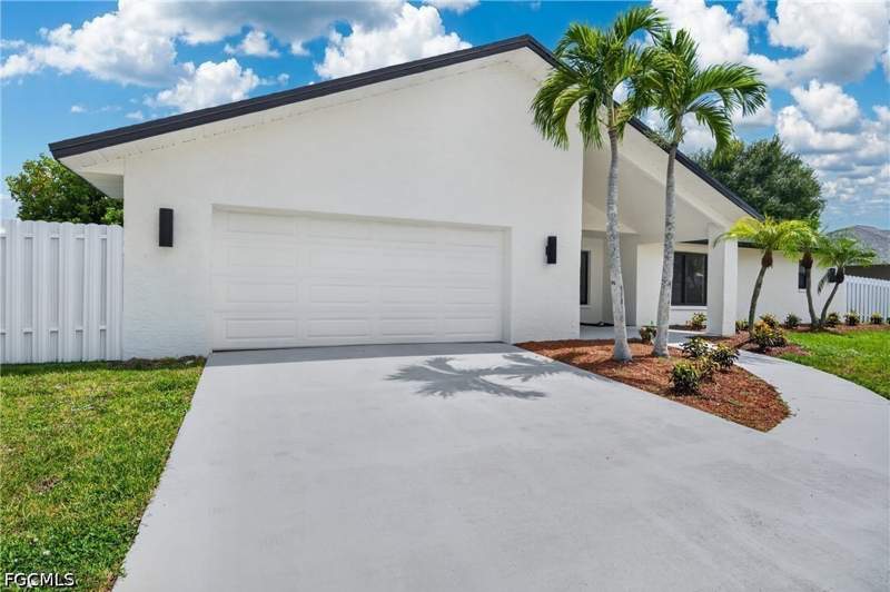 4 bedroom SingleFamilyResidence at 1408 SW 49th St, Cape Coral, Cape Coral — photo 4