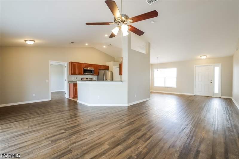 3 bedroom SingleFamilyResidence at 3201 42nd St SW, Lehigh Acres, Lehigh Acres — photo 4