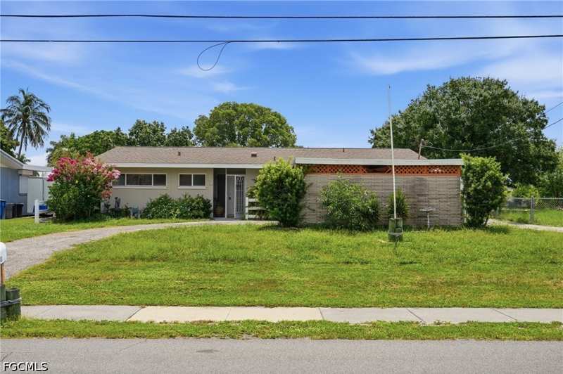 3 bedroom SingleFamilyResidence at 4430 Orange Grove Blvd, North Fort Myers, North Fort Myers — photo 1