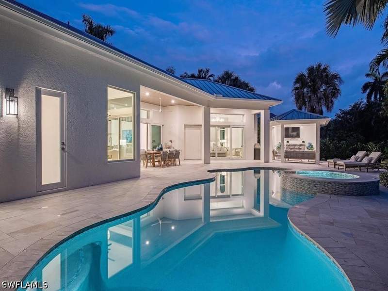 4 bedroom SingleFamilyResidence at 2363 Crayton Rd, Moorings, Naples — photo 3