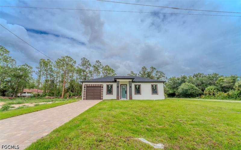 3 bedroom SingleFamilyResidence at 137 National Ave S, Lehigh Acres, Lehigh Acres — photo 2