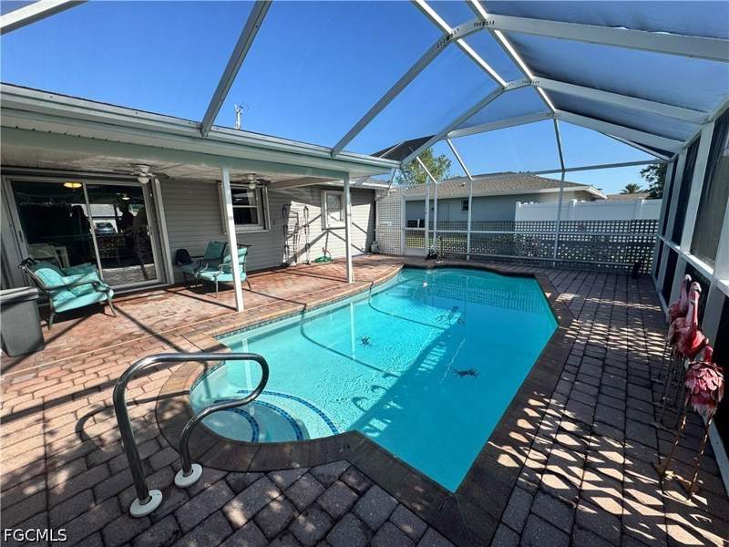 2 bedroom SingleFamilyResidence at 1027 SE 17th Ave, Cape Coral, Cape Coral — photo 2