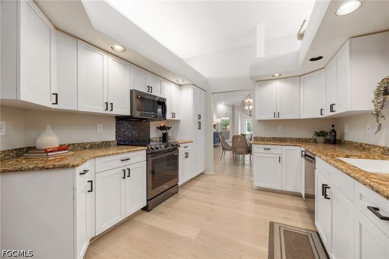 2 bedroom Attached at 14233 Patty Berg Dr, Cypress Lake Country Club, Fort Myers — photo 5