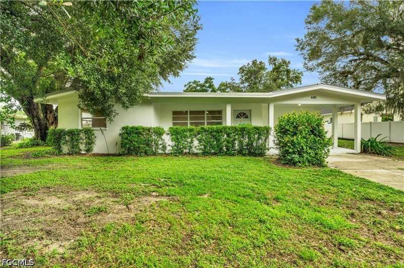 3 bedroom SingleFamilyResidence at 440 6th Ave, Labelle, Labelle — photo 1