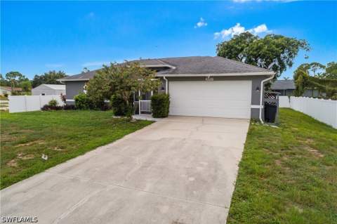 18322 Hepatica Rd, Fort Myers FL - photo 6 of 33