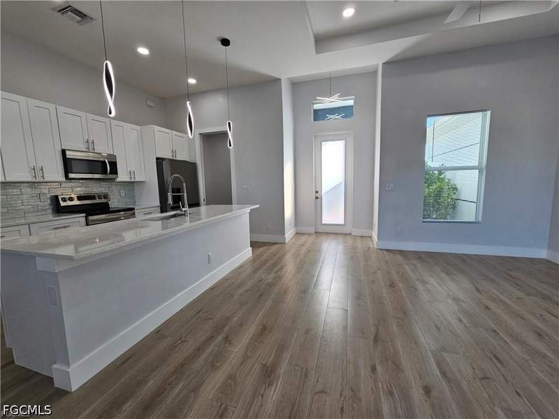 3 bedroom SingleFamilyResidence at 1425 NW 1st St, Cape Coral, Cape Coral — photo 5