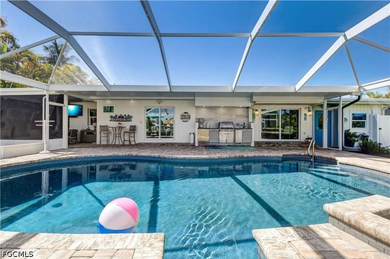 3 bedroom SingleFamilyResidence at 131 Egret St, Santini Cross Unrec, Fort Myers Beach — photo 3