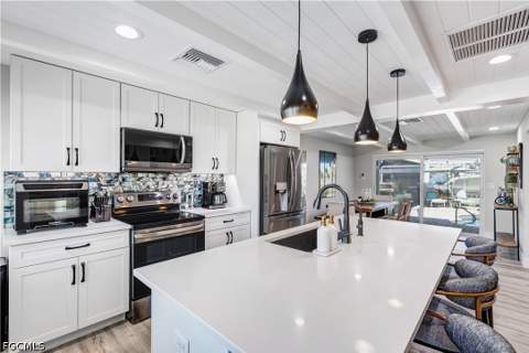 131 Egret St, Fort Myers Beach FL - photo 7 of 48