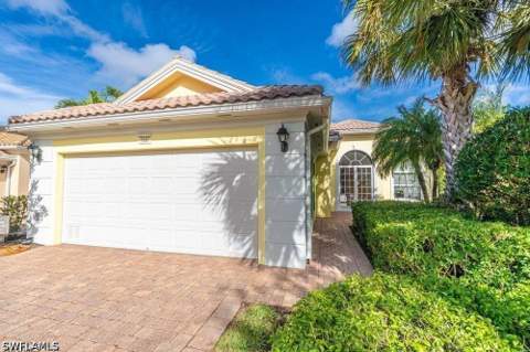 7687 Hernando Ct, Naples FL - photo 15 of 27