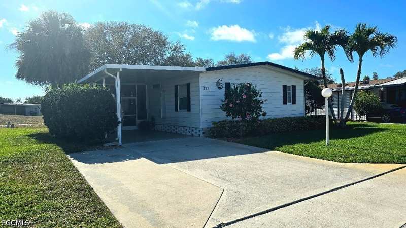 2 bedroom ManufacturedHome at 537 Charlemagne Blvd, Riviera Colony Golf Estates, Naples — photo 1