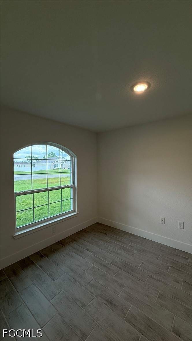3 bedroom SingleFamilyResidence at 563 Windermere Dr, Greenbriar, Lehigh Acres — photo 3