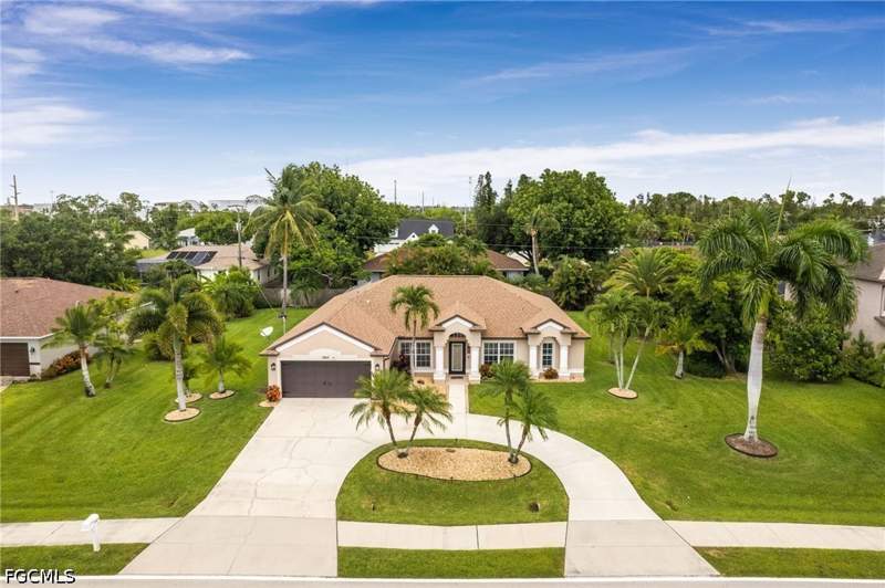 3 bedroom SingleFamilyResidence at 1927 Savona Pkwy W, Cape Coral, Cape Coral — photo 2