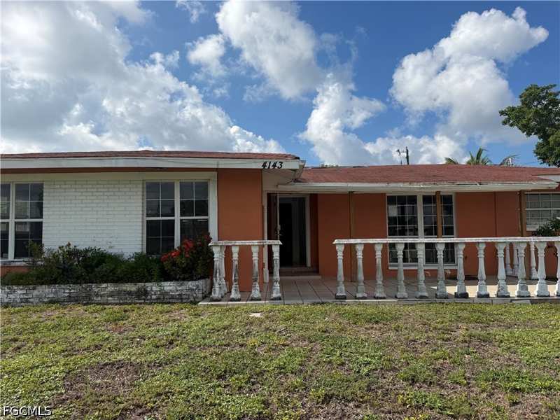 3 bedroom SingleFamilyResidence at 4143 Country Club Blvd, Cape Coral, Cape Coral — photo 1