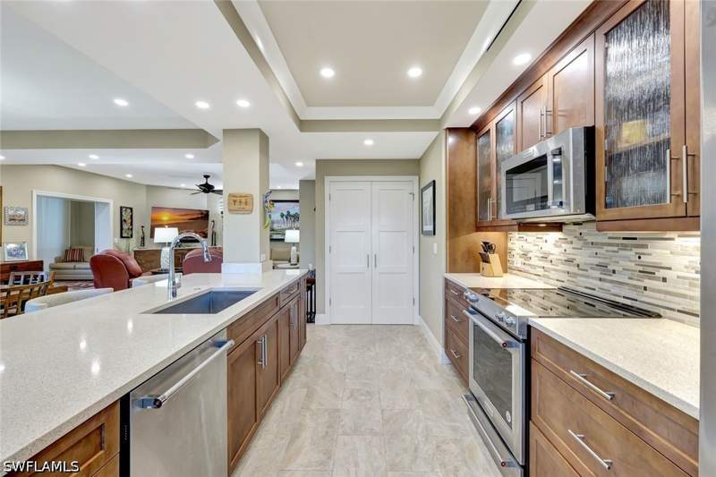 3 bedroom Condominium at 6820 Pelican Bay Blvd 133, Interlachen, Naples — photo 4
