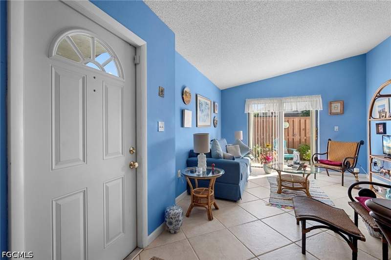 2 bedroom Townhouse at 5272 Cedarbend Dr 1, Village Of Cedarbend, Fort Myers — photo 4