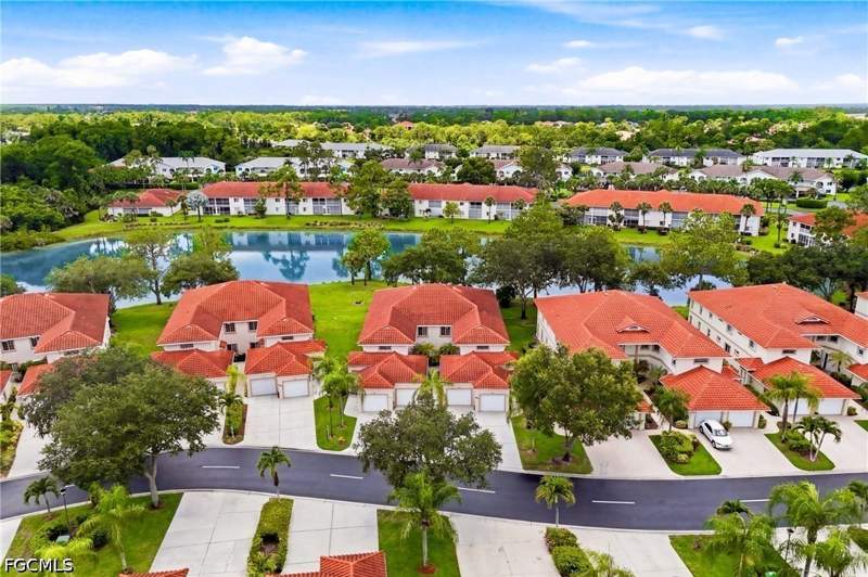 3 bedroom Condominium at 675 Luisa Ln 4, Quartz, Naples — photo 3