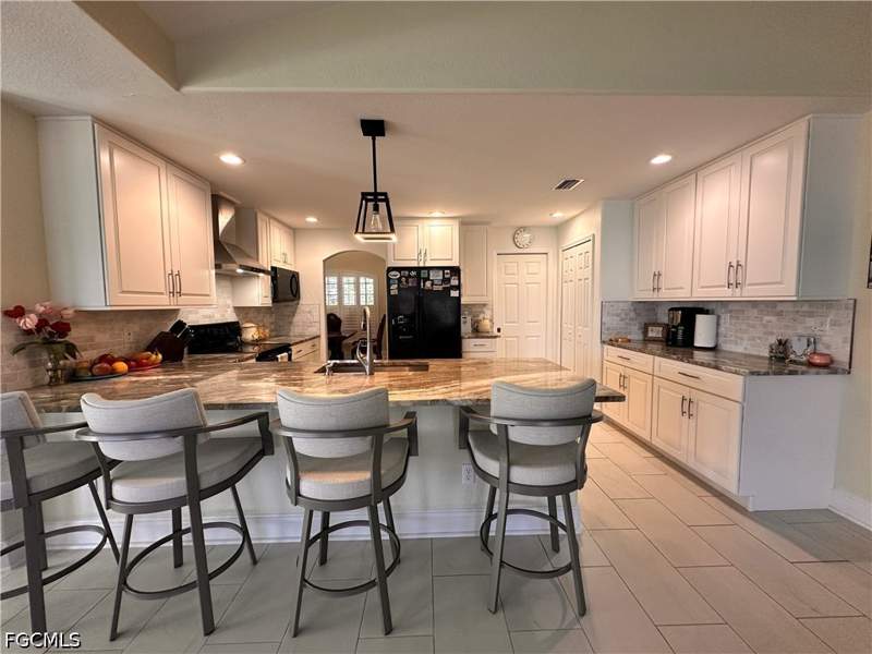 4 bedroom SingleFamilyResidence at 2916 Van Buren Pkwy, Cape Coral, Cape Coral — photo 3