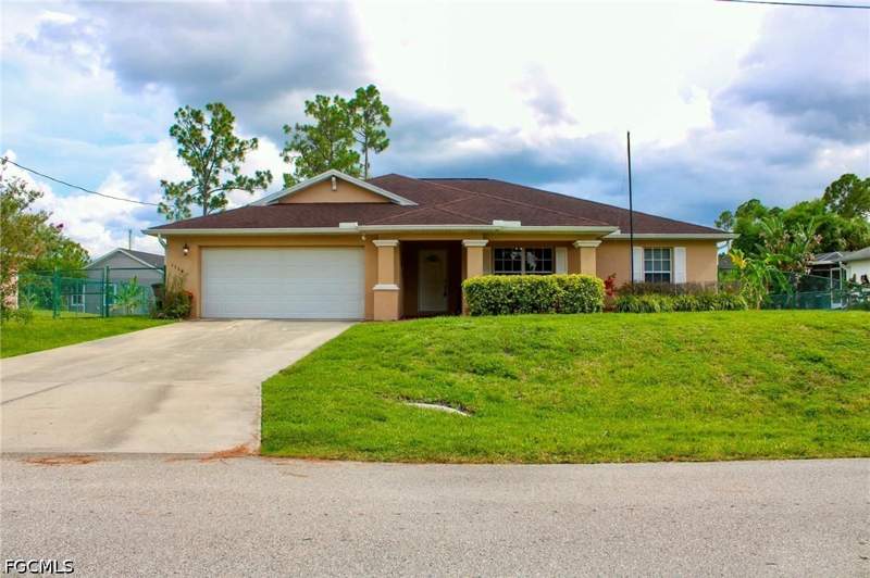 3 bedroom SingleFamilyResidence at 1114 Barfield St E, Lehigh Acres, Lehigh Acres — photo 2