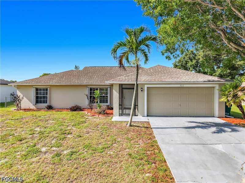 3 bedroom SingleFamilyResidence at 528 SE 27th St, Cape Coral, Cape Coral — photo 1