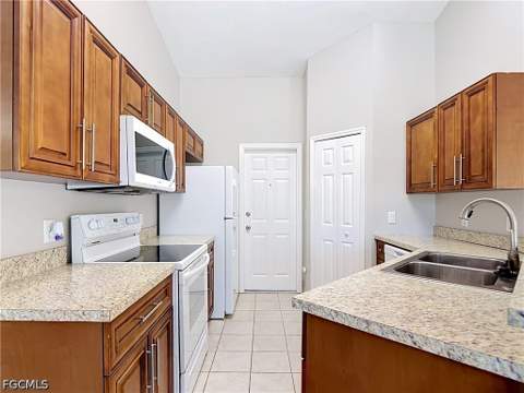 528 SE 27th St, Cape Coral FL - photo 21 of 50