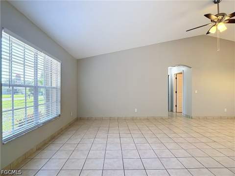 528 SE 27th St, Cape Coral FL - photo 6 of 50
