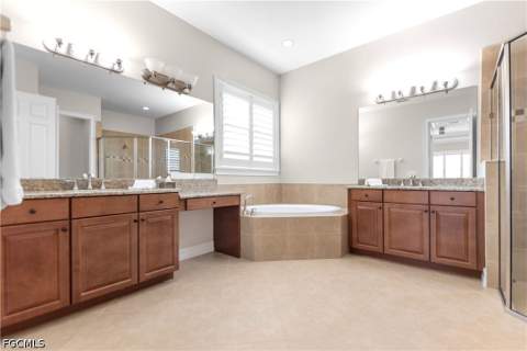 3980 Otter Bend Cir, Fort Myers FL - photo 14 of 38