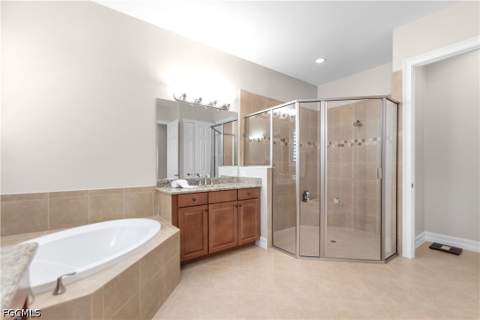 3980 Otter Bend Cir, Fort Myers FL - photo 15 of 38
