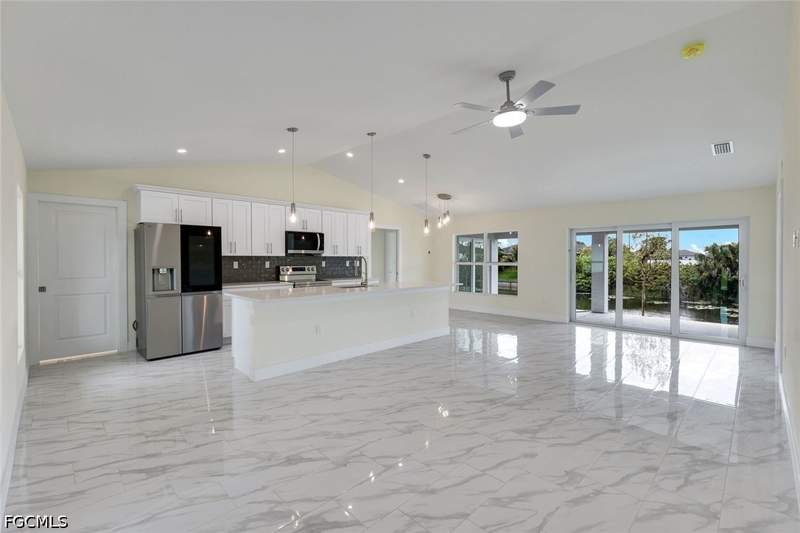 4 bedroom SingleFamilyResidence at 2622 NE 1st Pl, Cape Coral, Cape Coral — photo 4