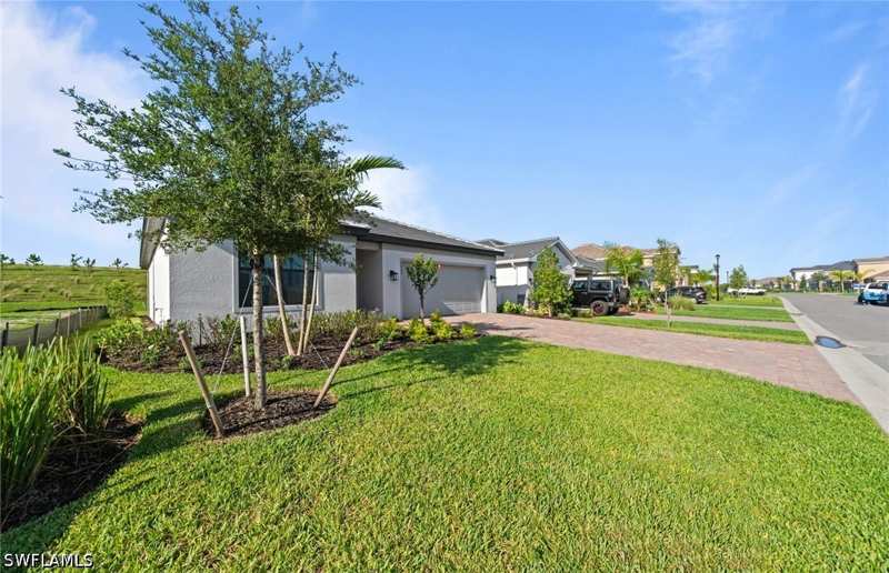 3 bedroom SingleFamilyResidence at 3849 Passion Vine Dr, Hampton Lakes, Alva — photo 1