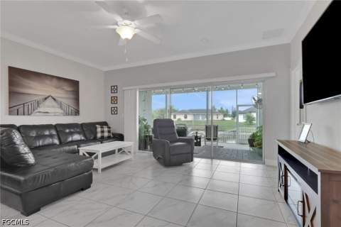 1517 NE 8th Pl, Cape Coral FL - photo 8 of 36