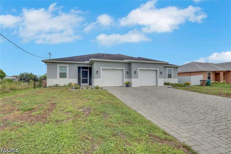 3 bedroom Attached at 1519 NE 8th Pl, Cape Coral, Cape Coral — photo 1