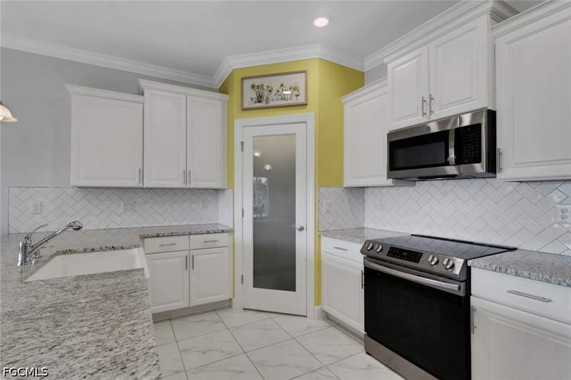 3 bedroom Attached at 1519 NE 8th Pl, Cape Coral, Cape Coral — photo 3