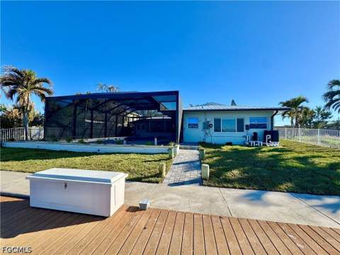 8065 Lagoon Rd, Fort Myers Beach FL - photo 12 of 43