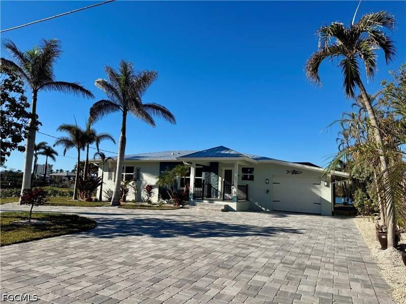 3 bedroom SingleFamilyResidence at 8065 Lagoon Rd, Laguna Shores, Fort Myers Beach — photo 2
