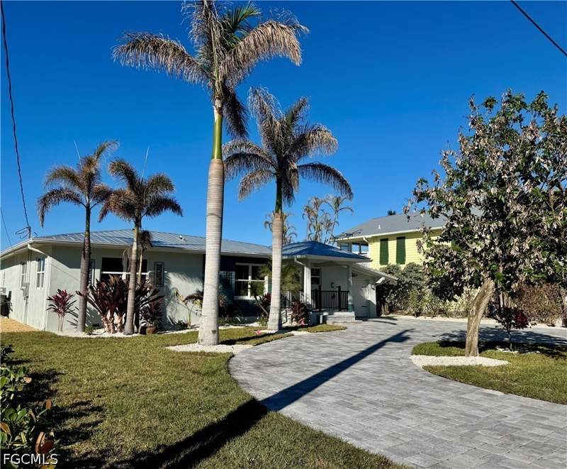 3 bedroom SingleFamilyResidence at 8065 Lagoon Rd, Laguna Shores, Fort Myers Beach — photo 4