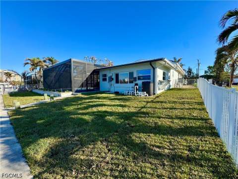 8065 Lagoon Rd, Fort Myers Beach FL - photo 9 of 43